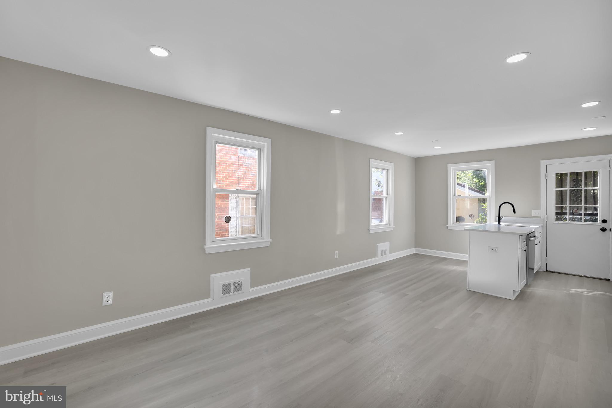 2411 SAVANNAH STREET SE