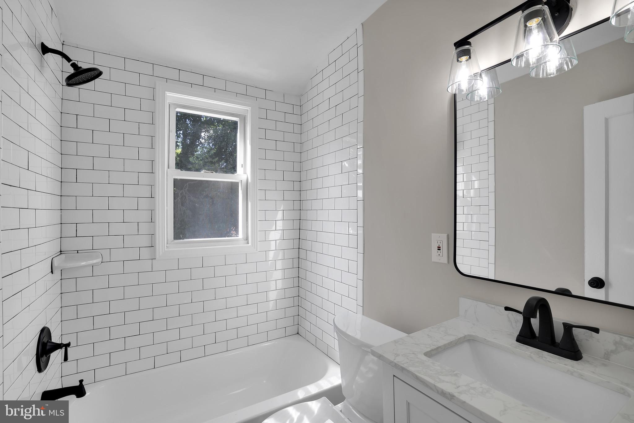 2411 SAVANNAH STREET SE