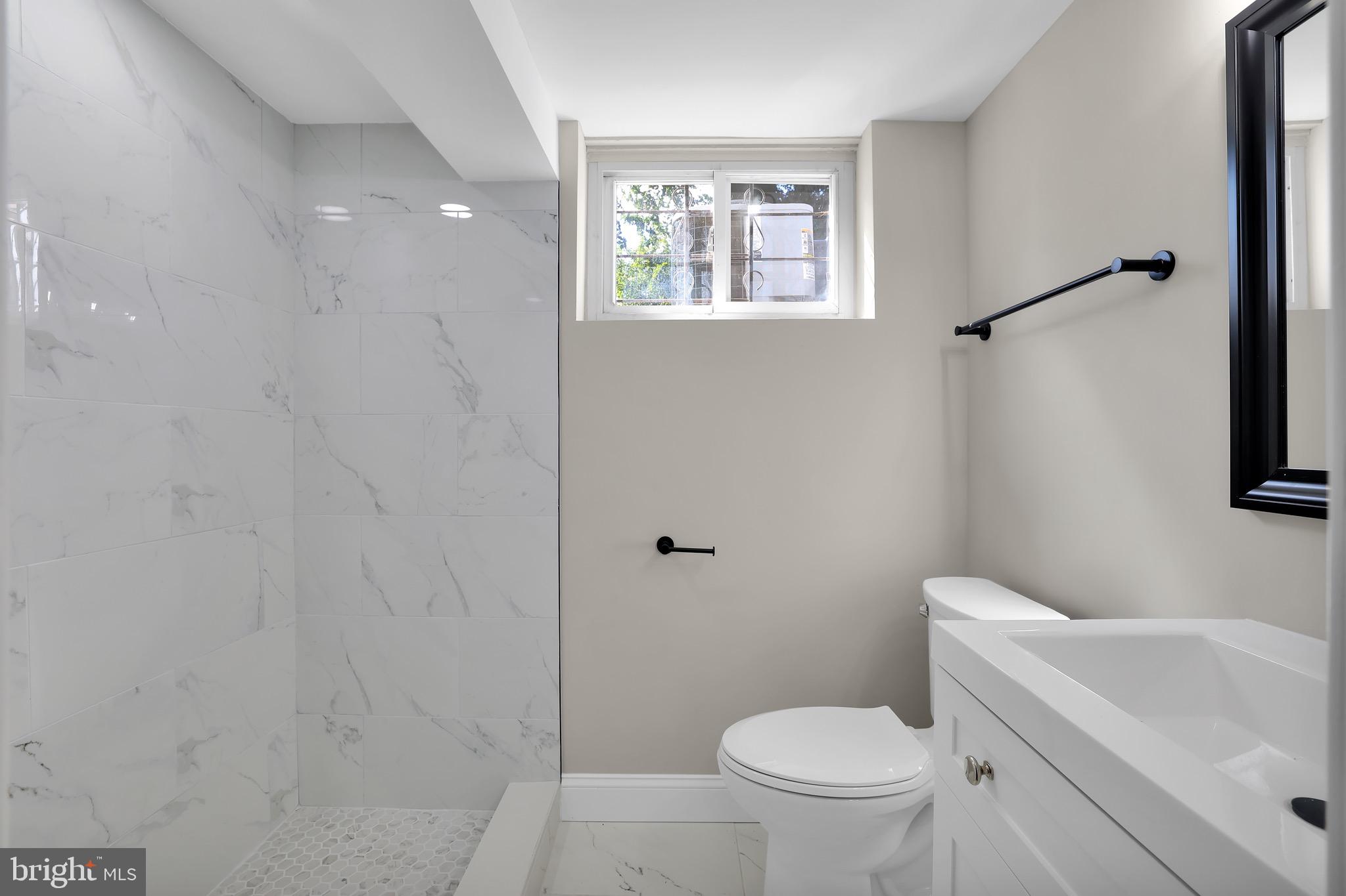 2411 SAVANNAH STREET SE