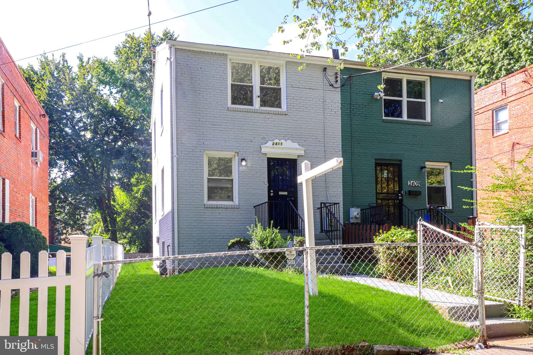 2411 SAVANNAH STREET SE