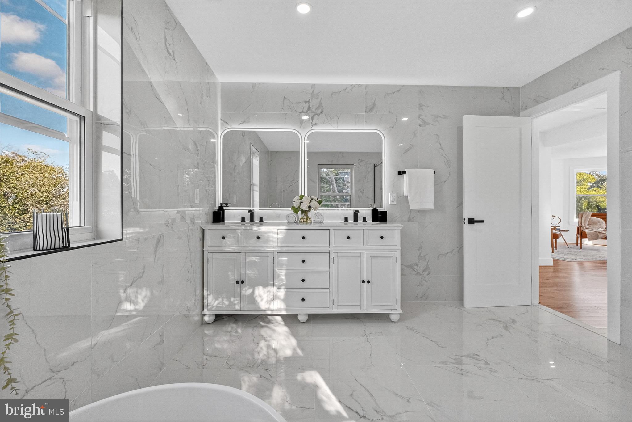 1923 JACKSON STREET NE