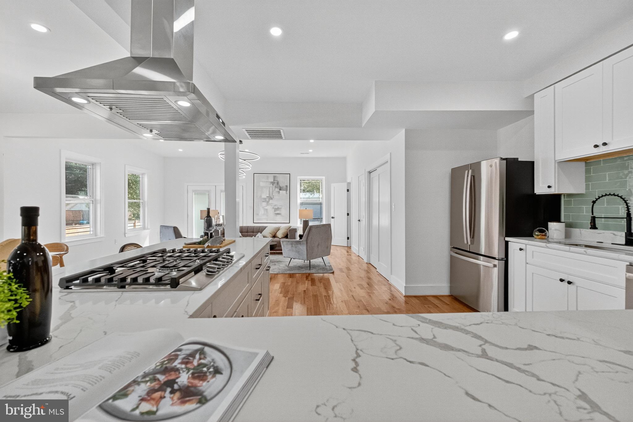 1923 JACKSON STREET NE