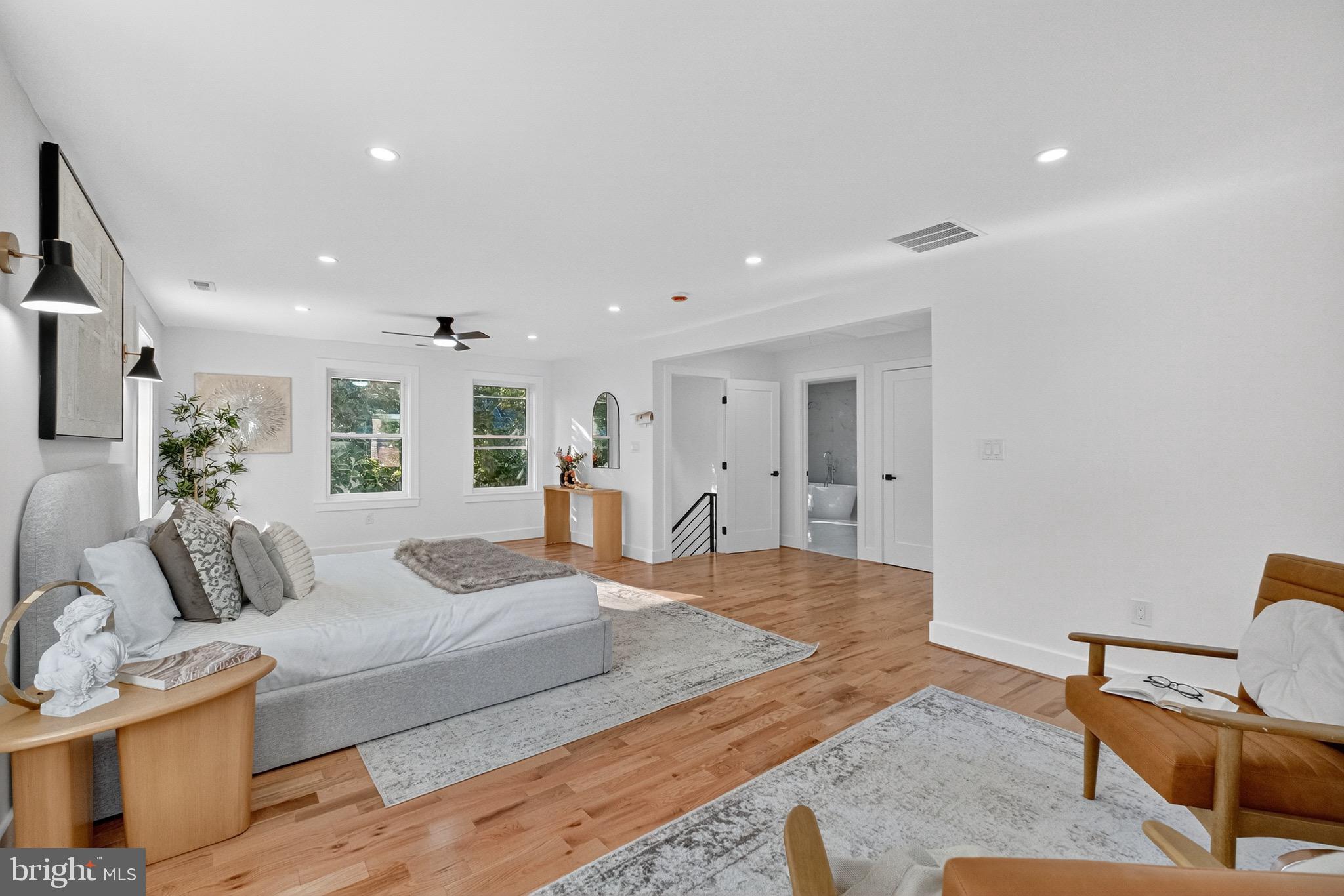 1923 JACKSON STREET NE