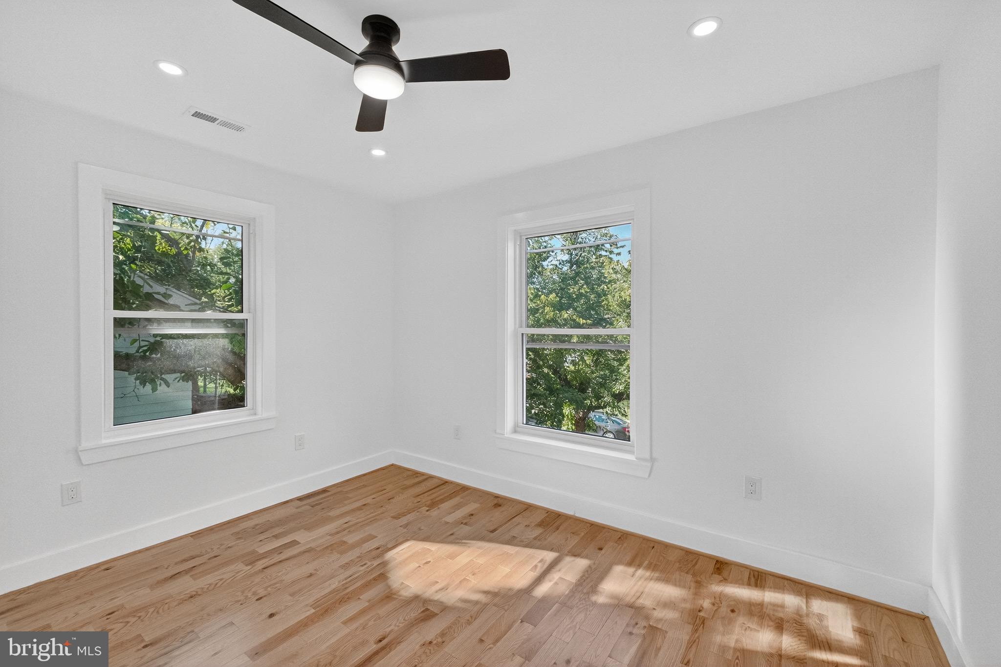 1923 JACKSON STREET NE