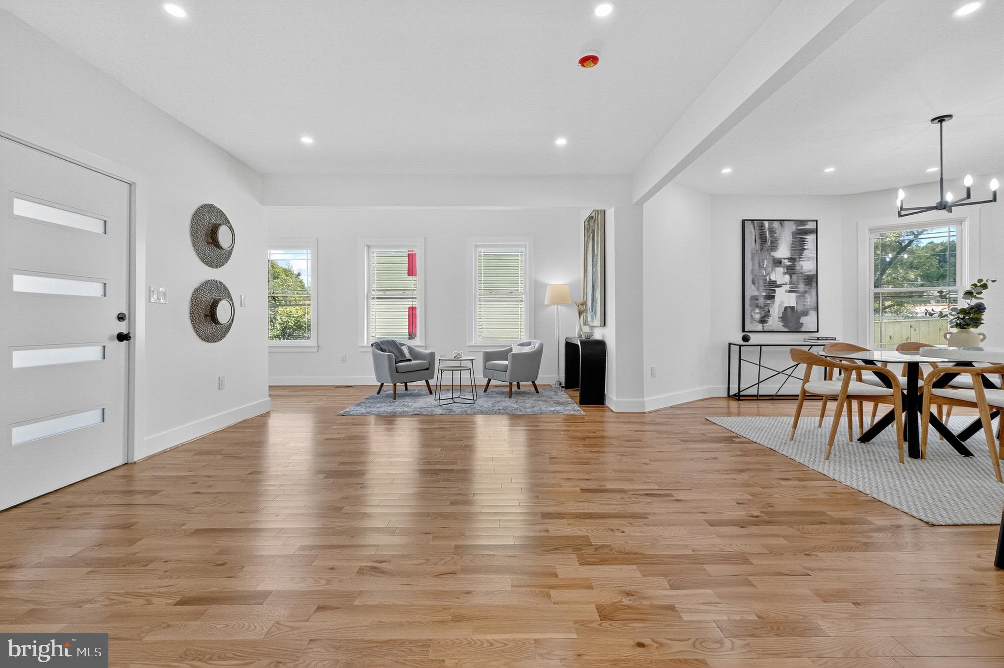 1923 JACKSON STREET NE