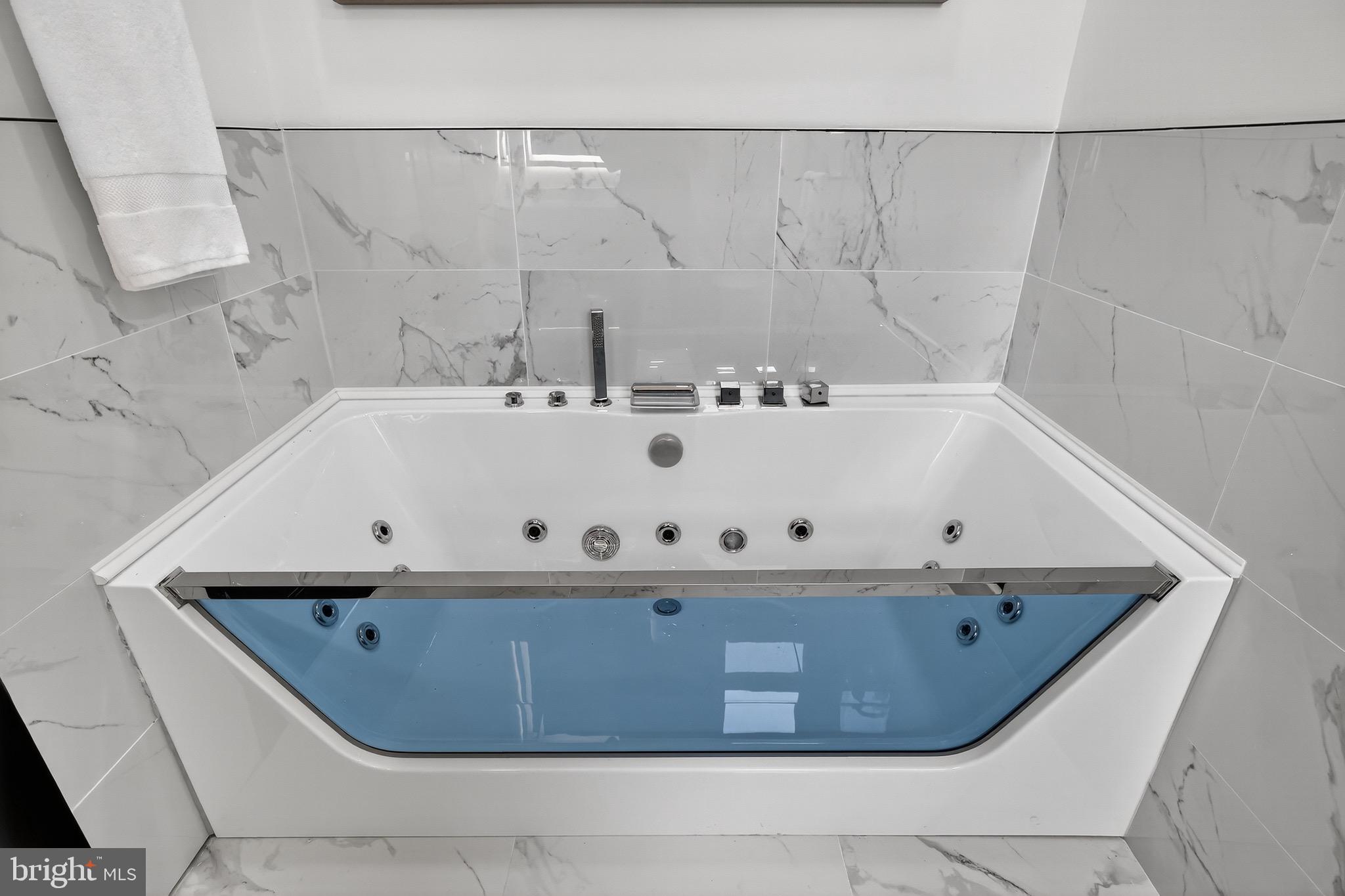 2948 MILLS AVENUE NE