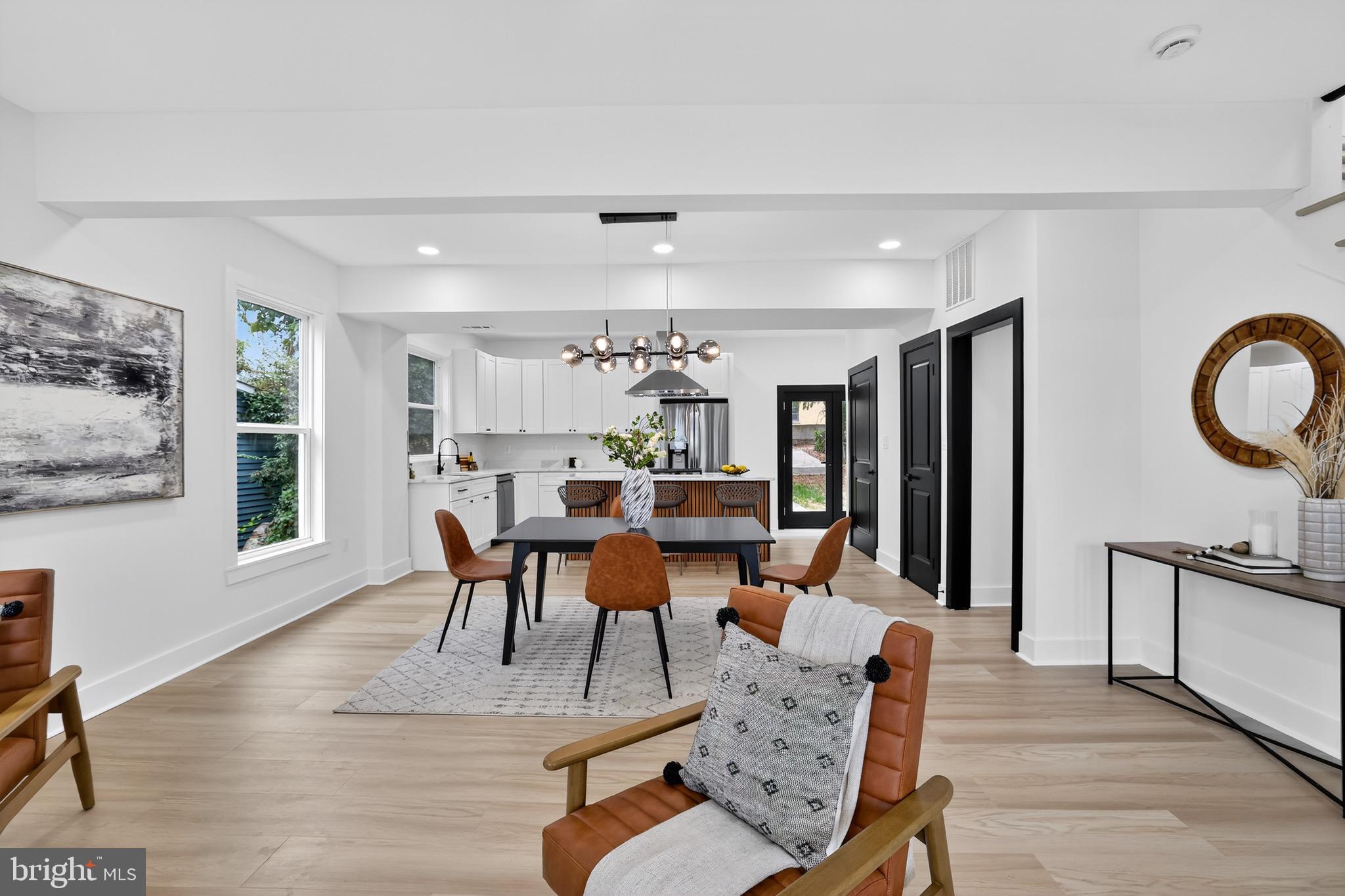 2948 MILLS AVENUE NE