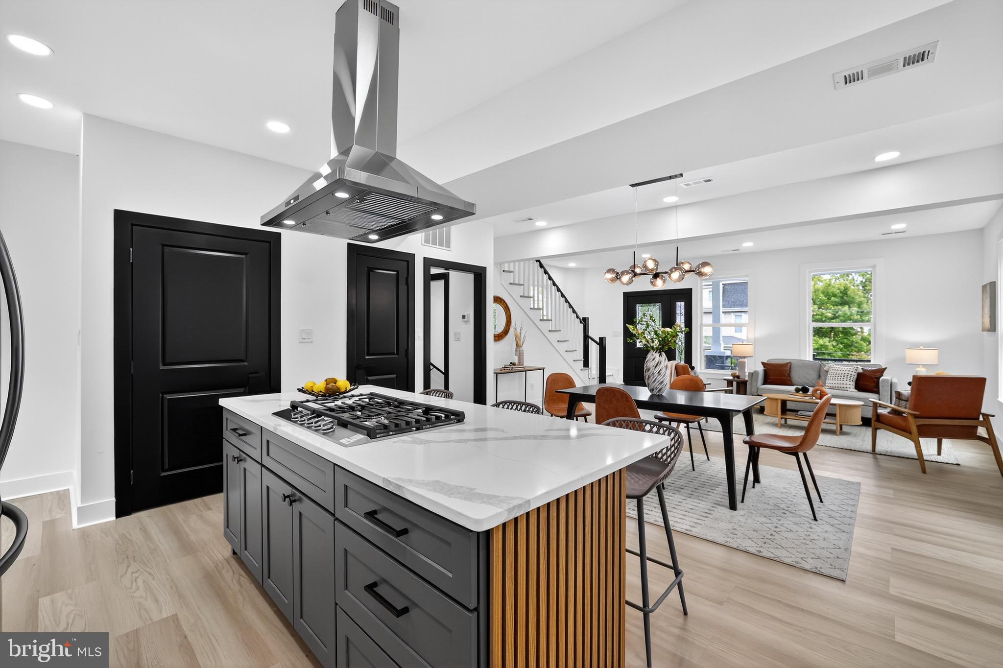 2948 MILLS AVENUE NE