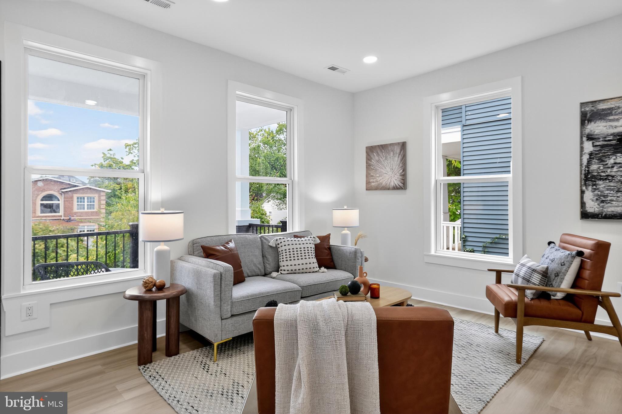 2948 MILLS AVENUE NE