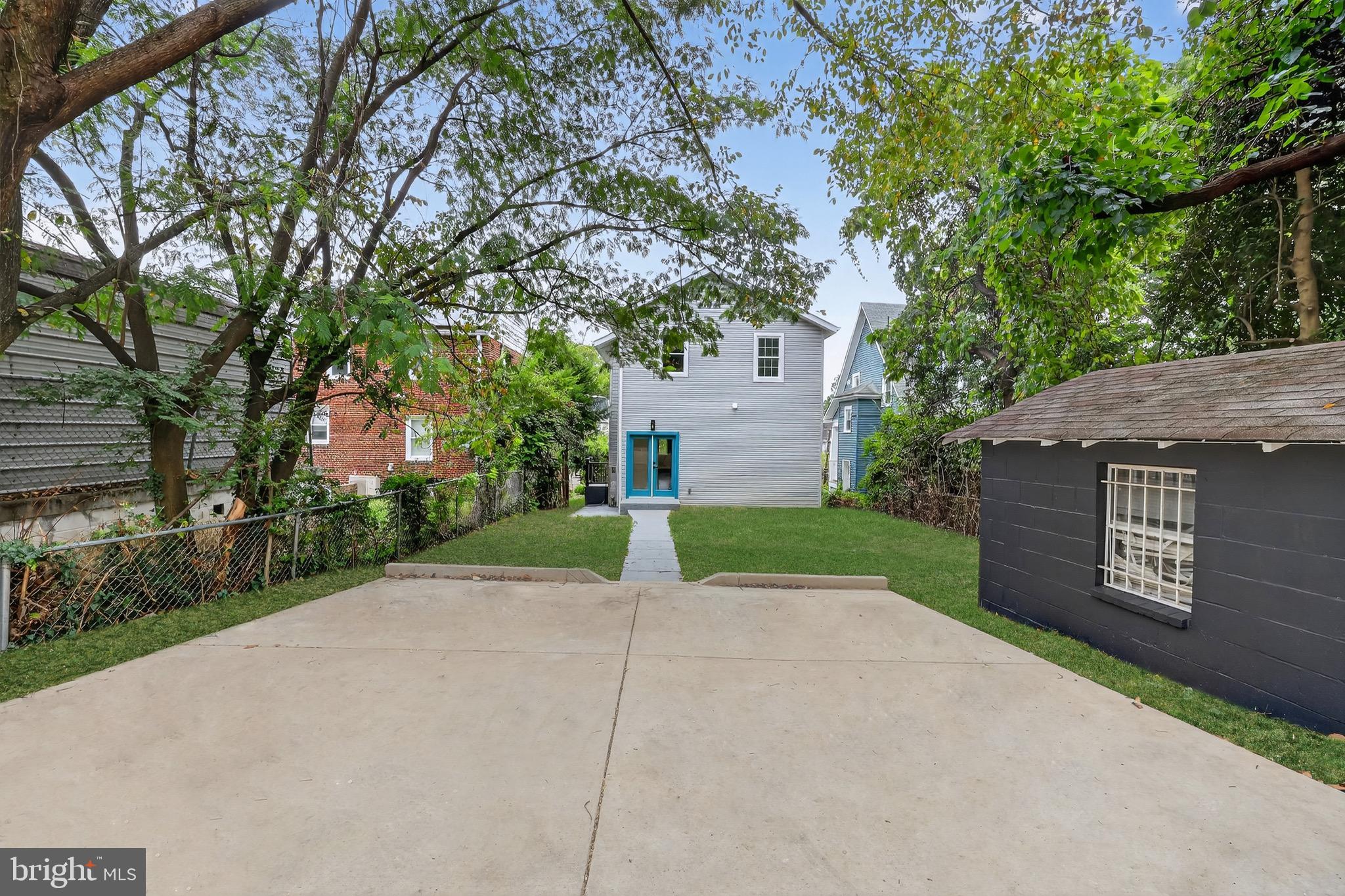 2948 MILLS AVENUE NE