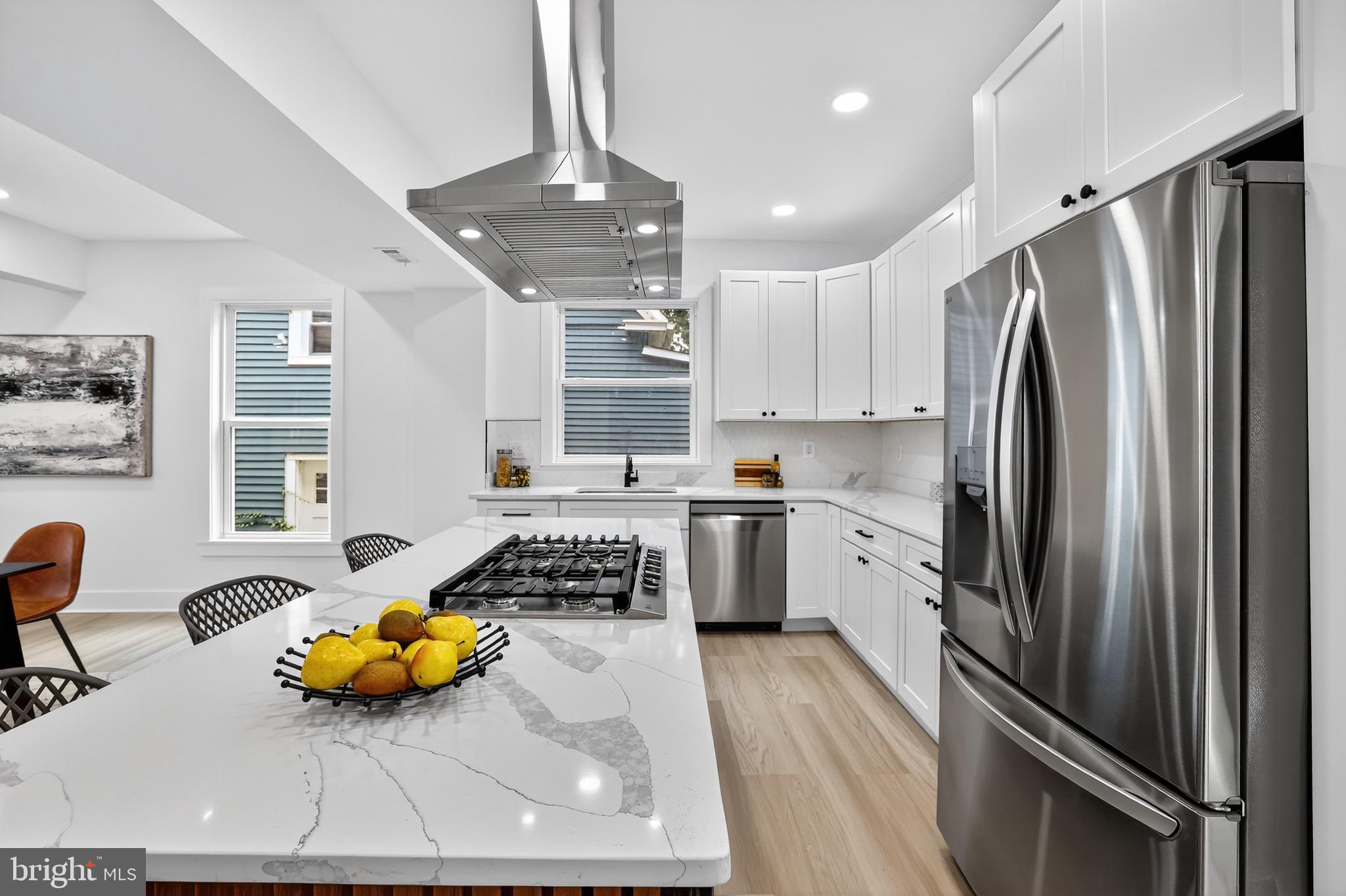 2948 MILLS AVENUE NE