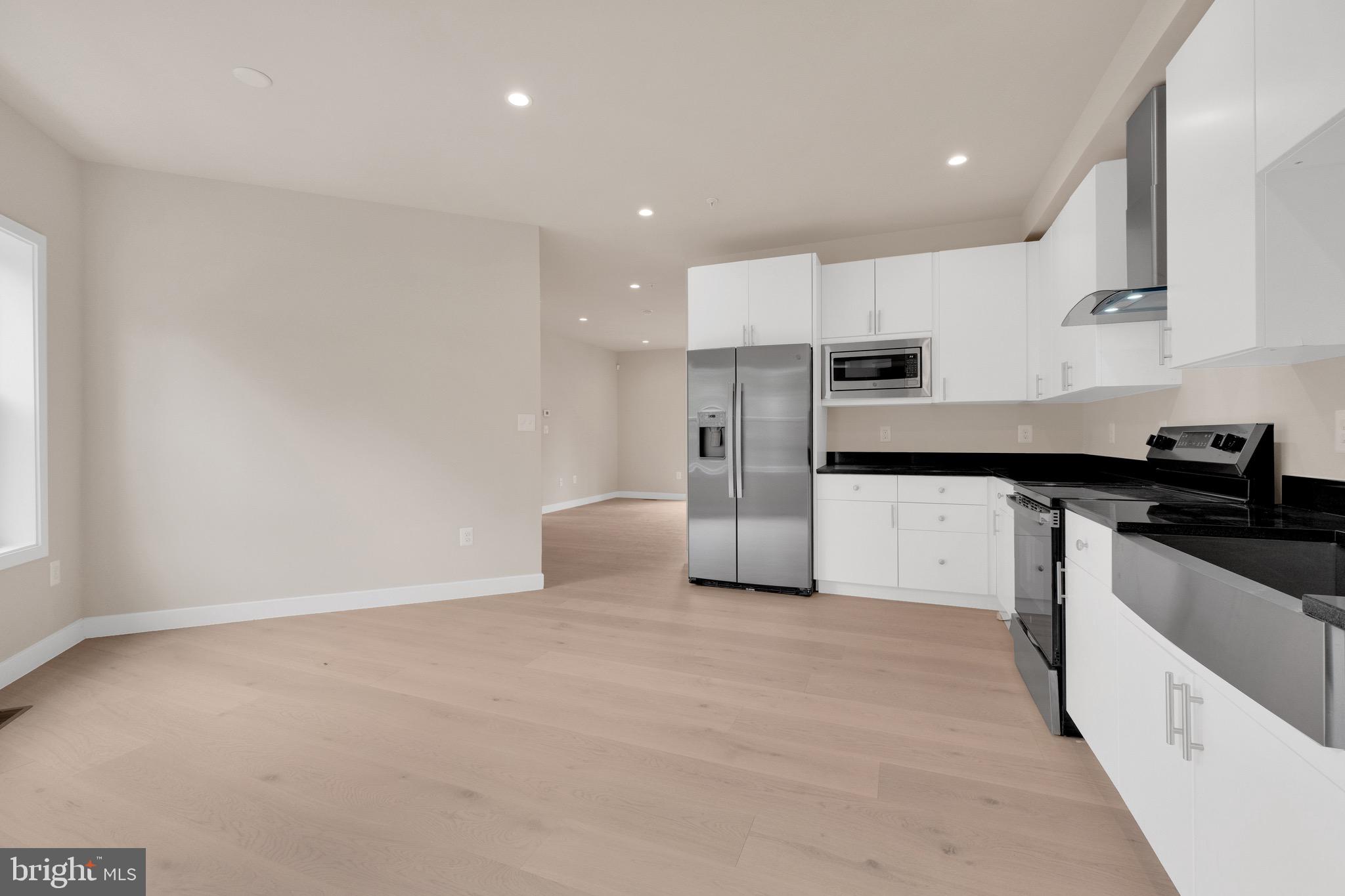 854 XENIA STREET SE 102