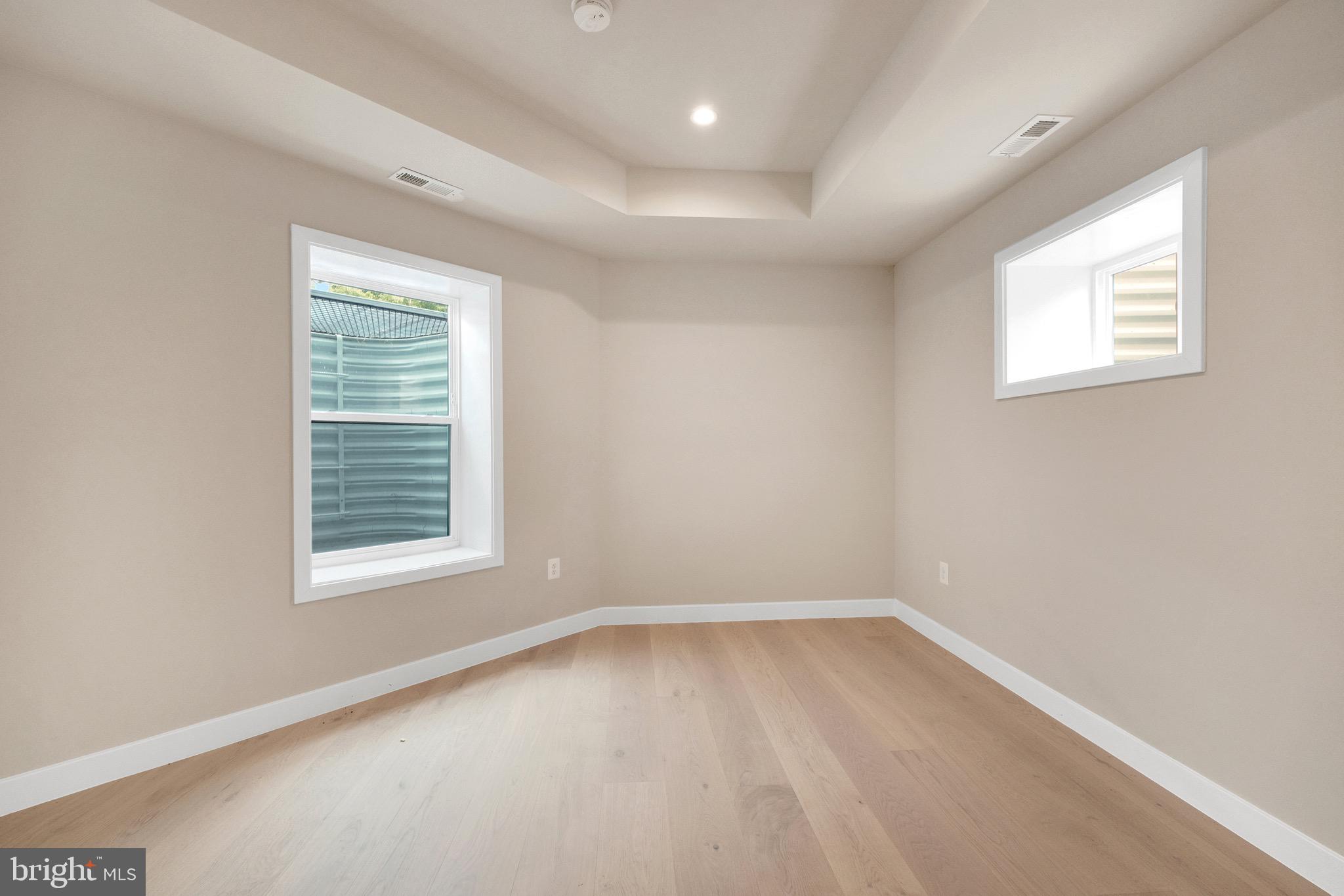 854 XENIA STREET SE 102