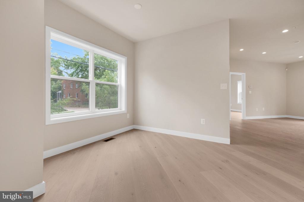 854 XENIA STREET SE 102