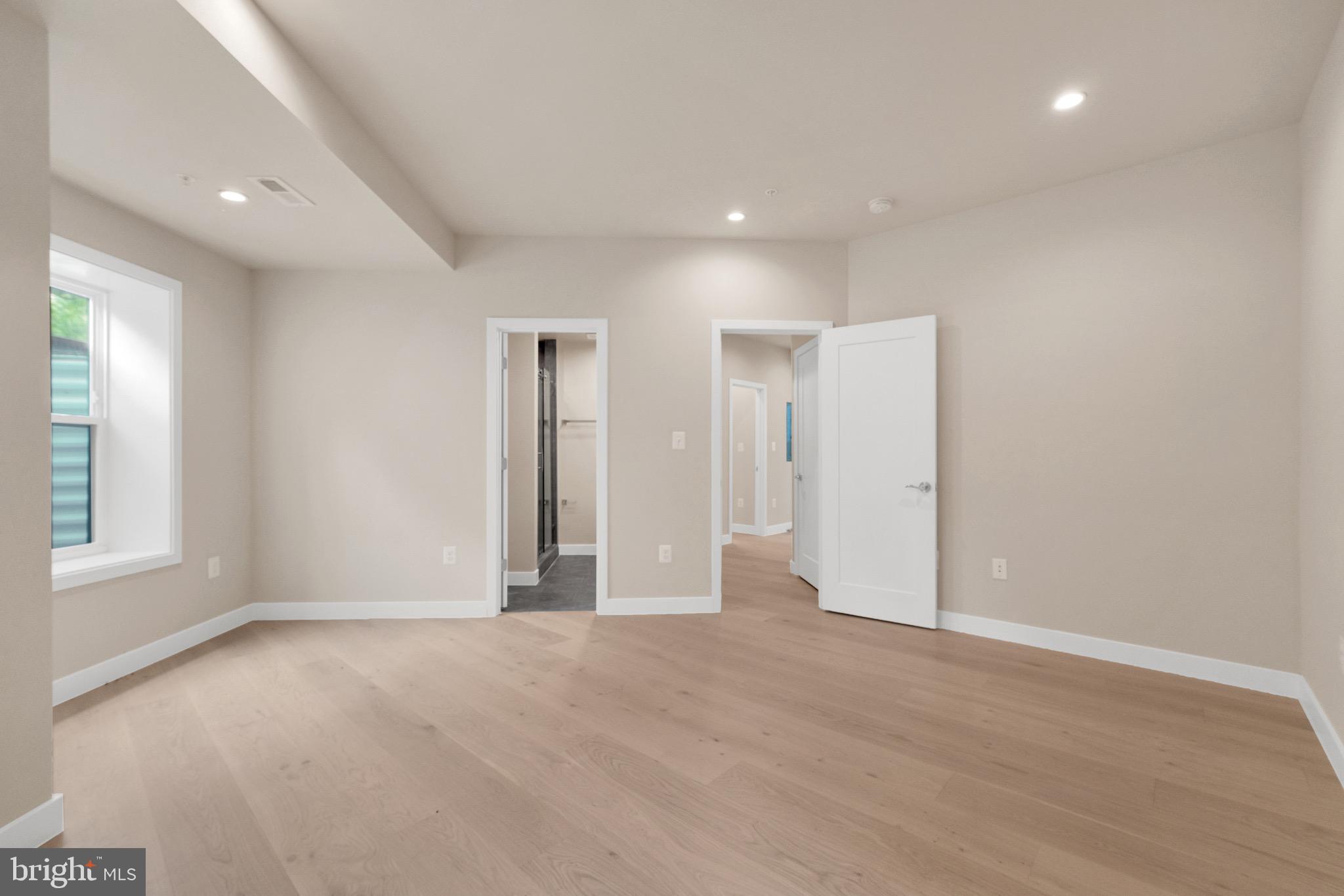 854 XENIA STREET SE 102