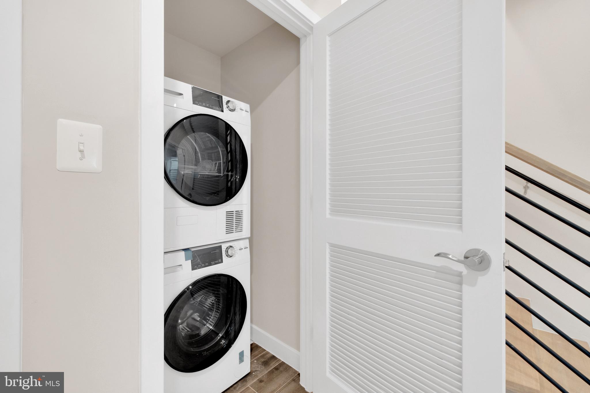 854 XENIA STREET SE 102