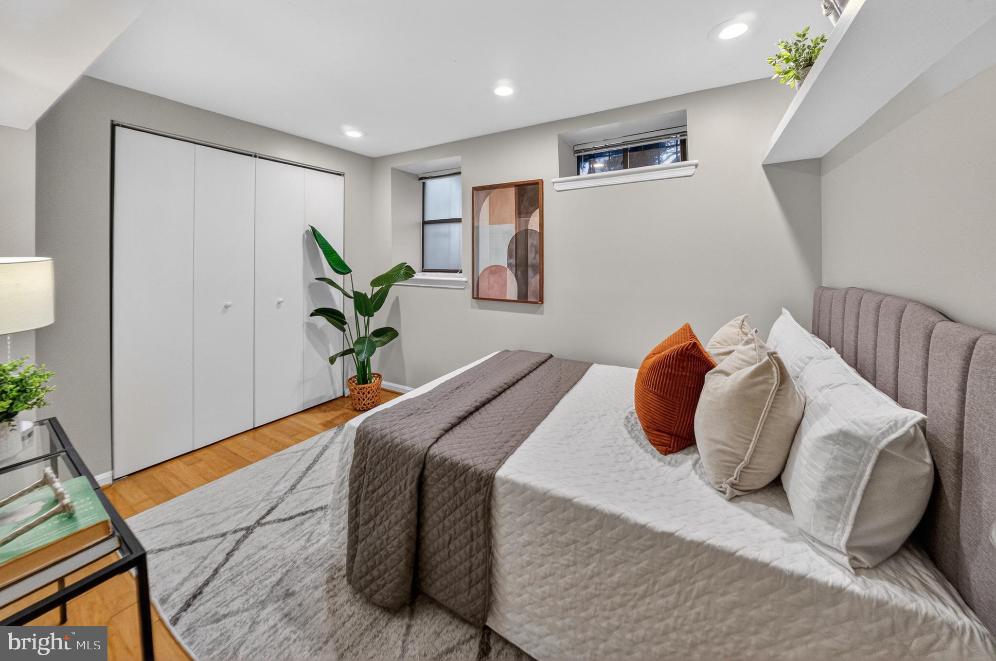 1436 MERIDIAN PLACE NW LL06