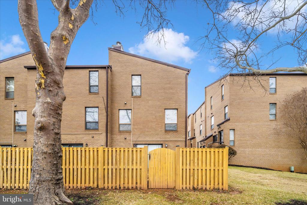 3136 BANNEKER DRIVE NE 3136