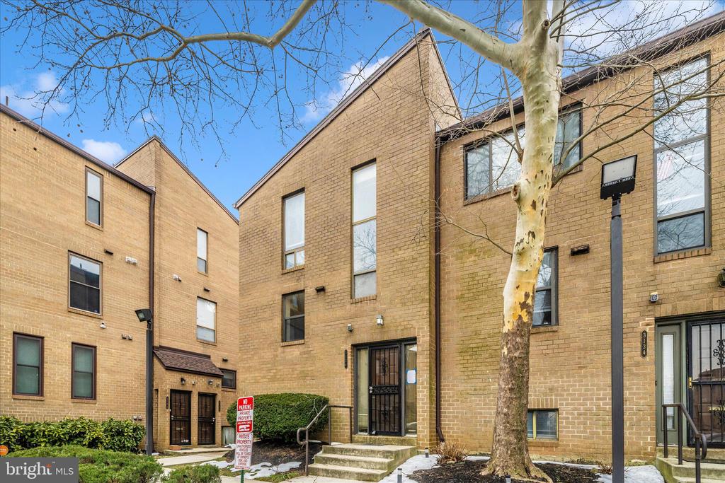 3136 BANNEKER DRIVE NE 3136