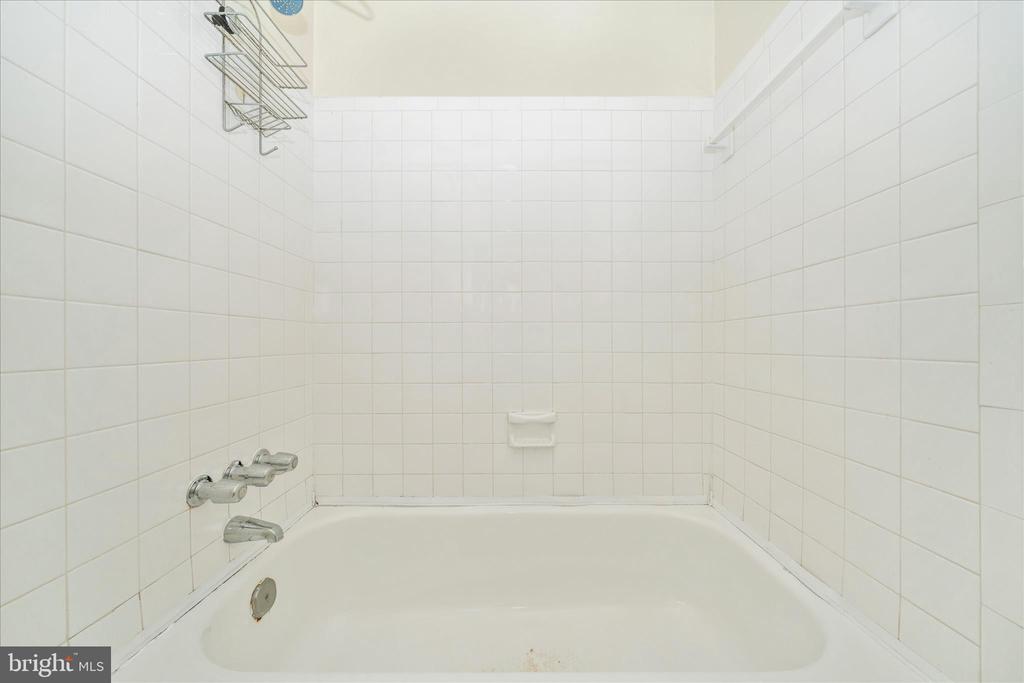 3136 BANNEKER DRIVE NE 3136