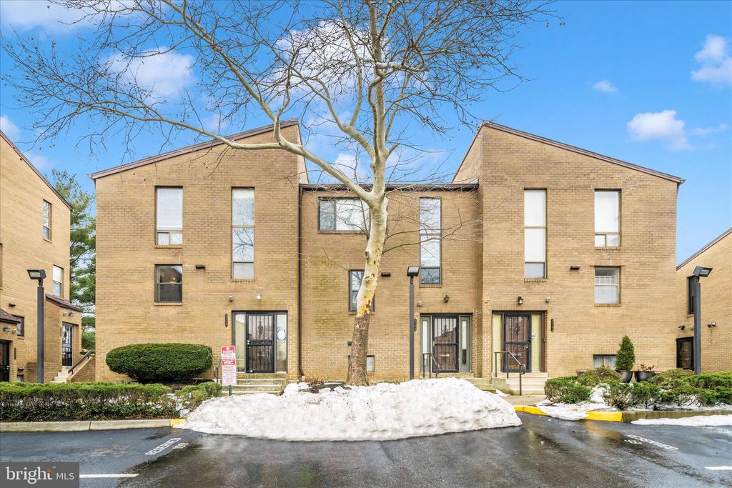 3136 BANNEKER DRIVE NE 3136