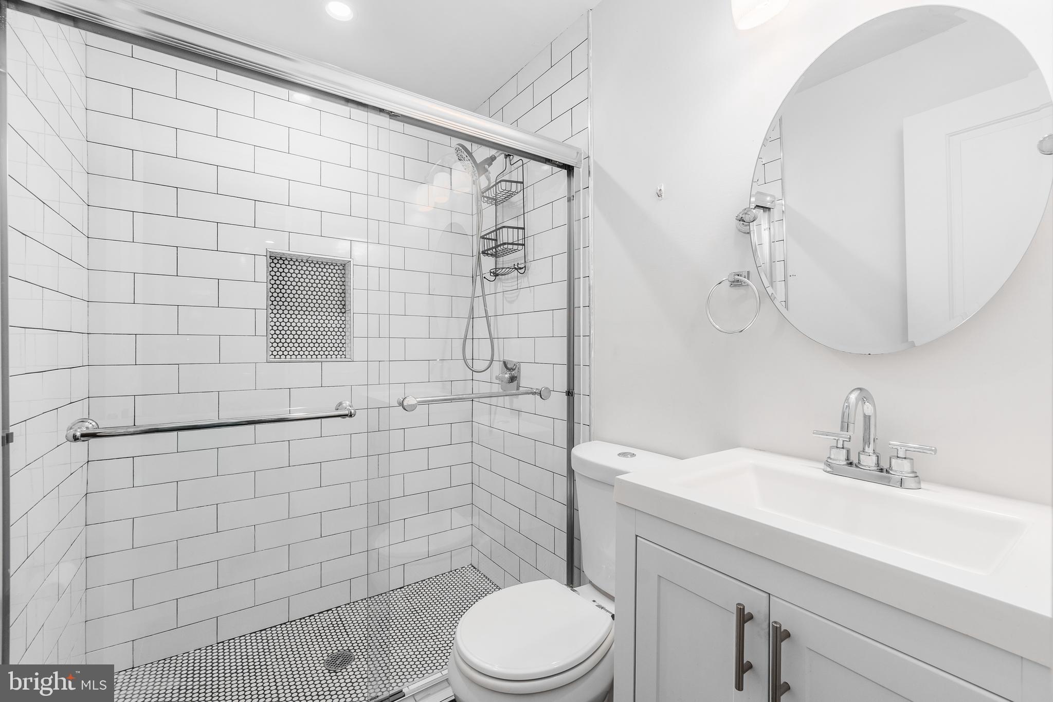 1248 BARNABY TERRACE SE