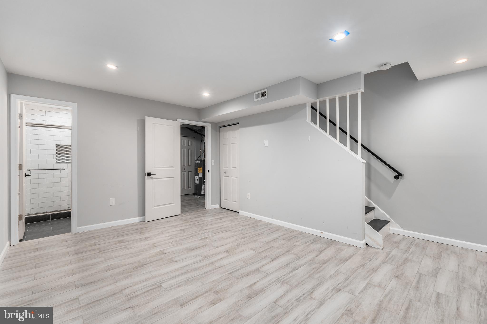 1248 BARNABY TERRACE SE