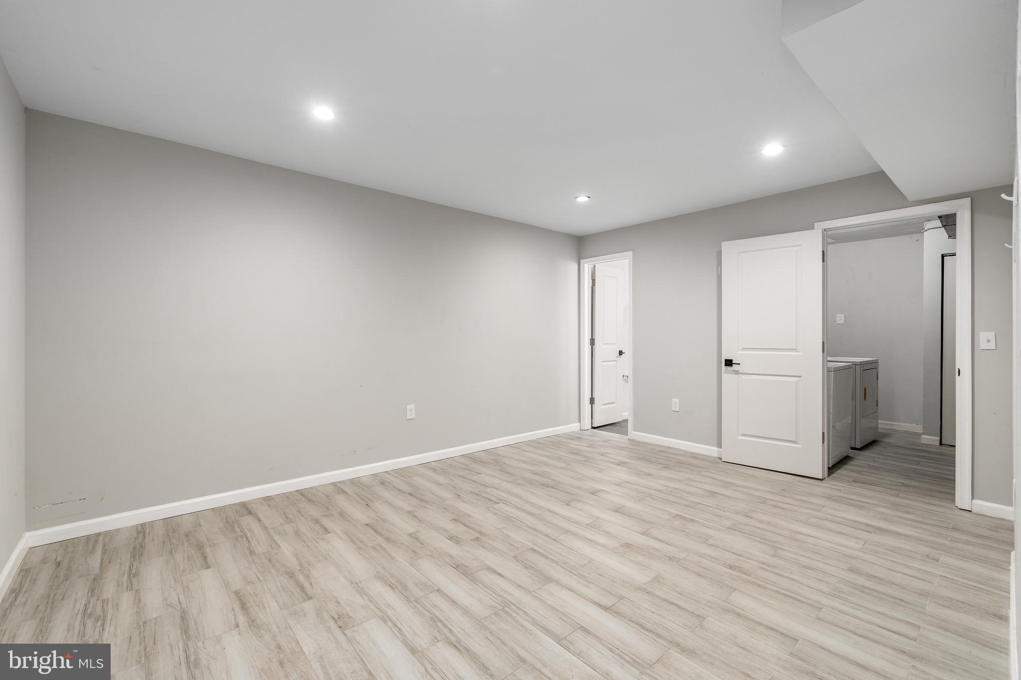 1248 BARNABY TERRACE SE