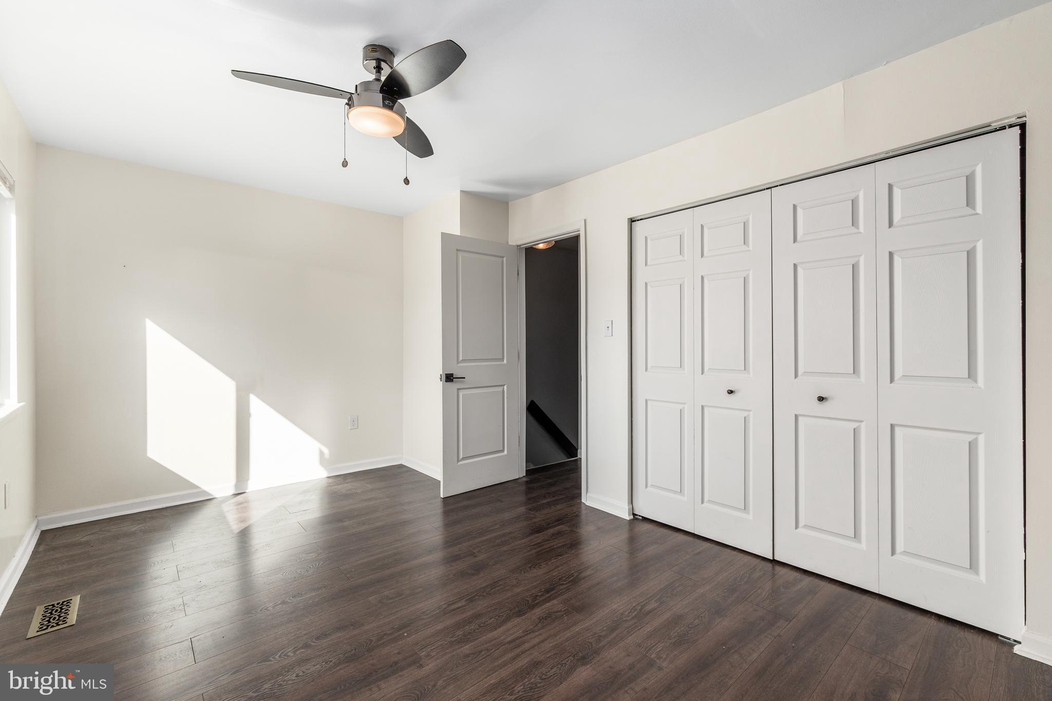 1248 BARNABY TERRACE SE