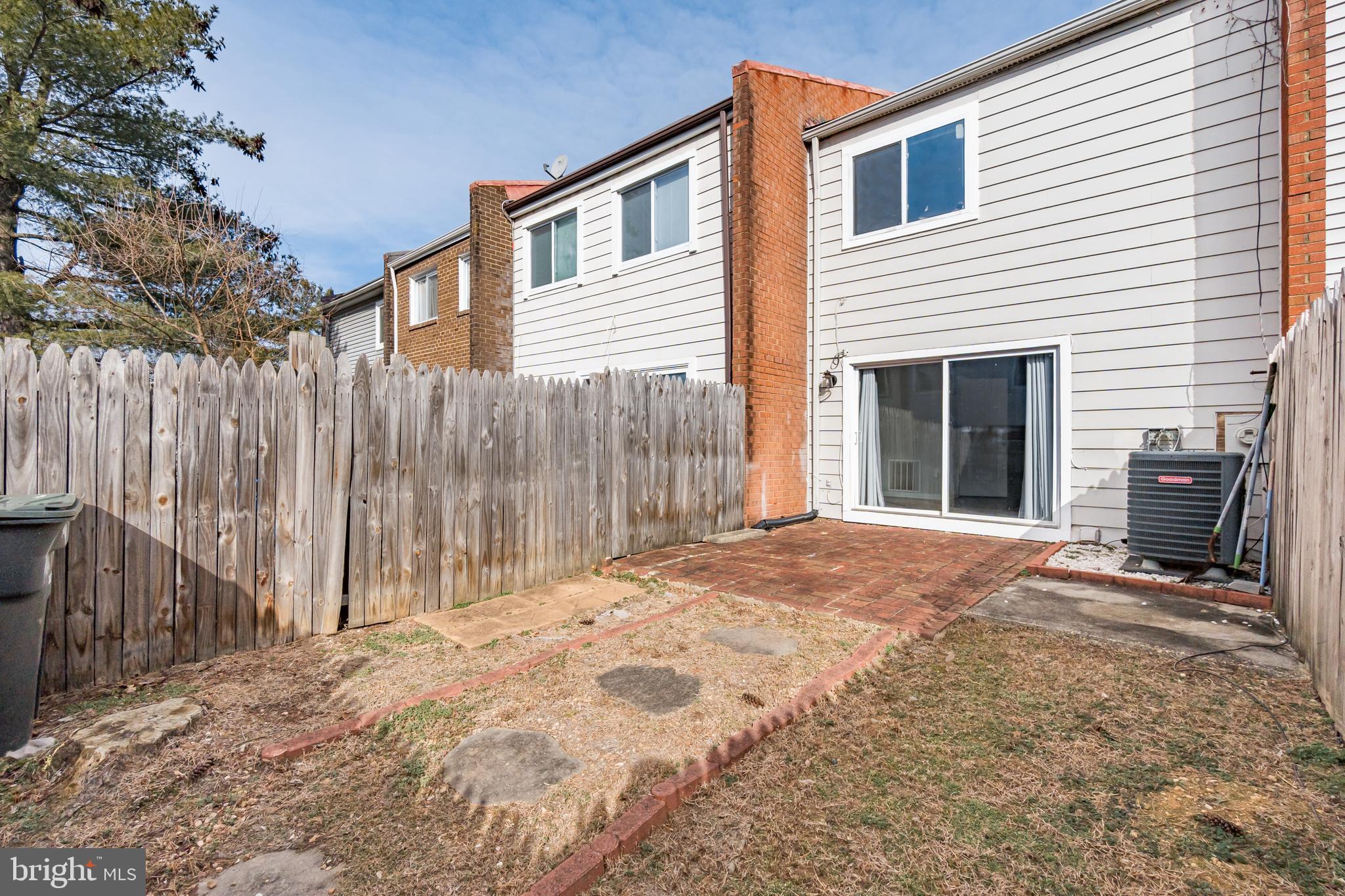 1248 BARNABY TERRACE SE