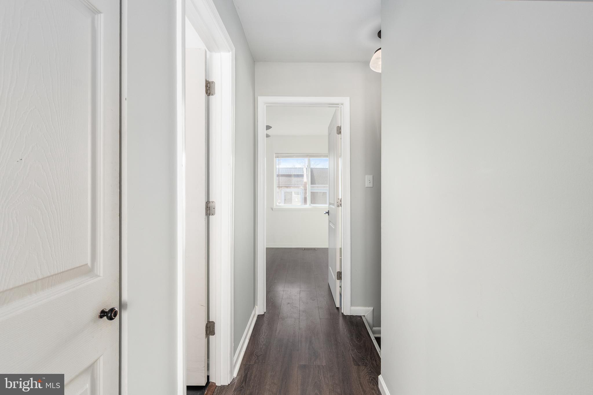 1248 BARNABY TERRACE SE