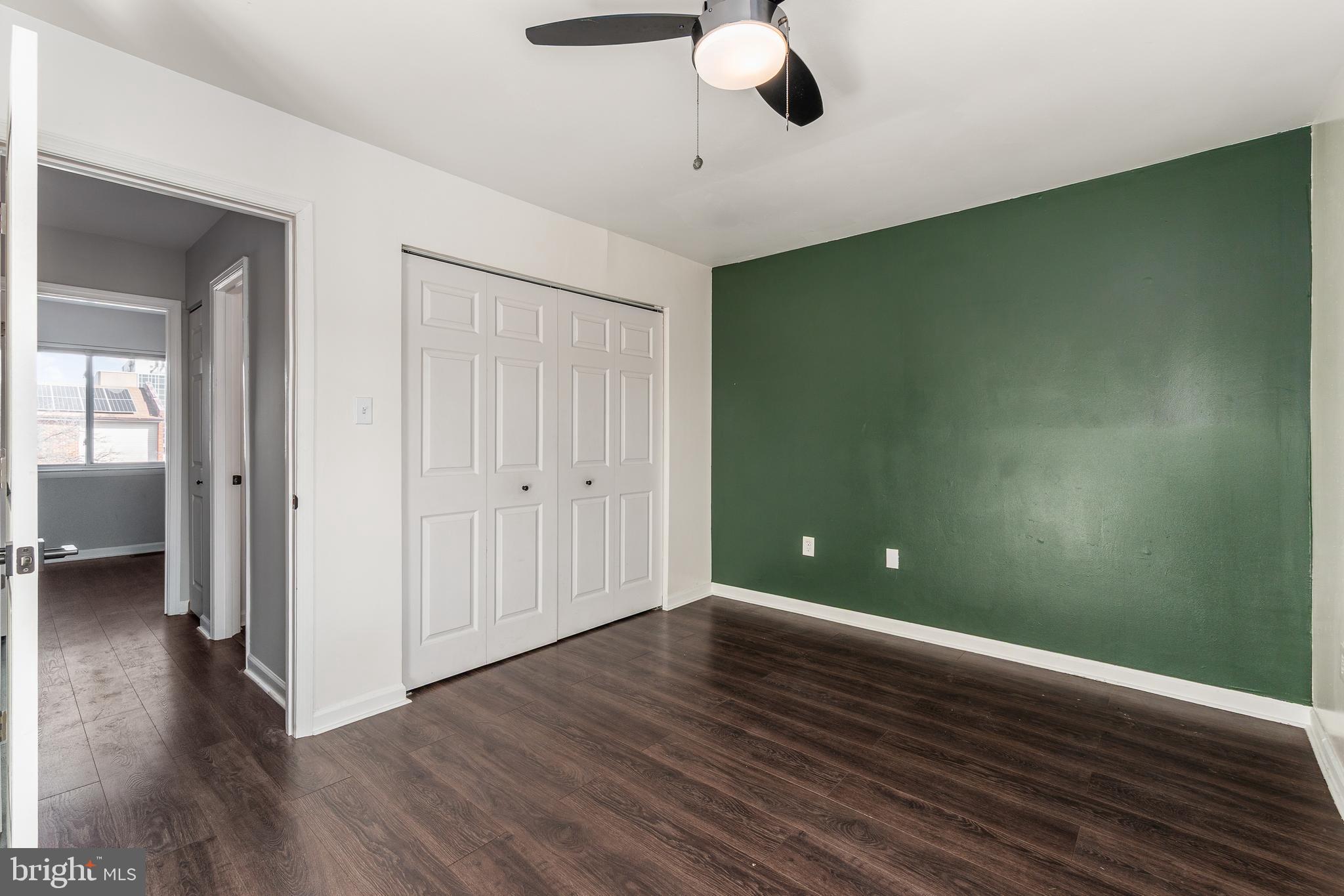 1248 BARNABY TERRACE SE