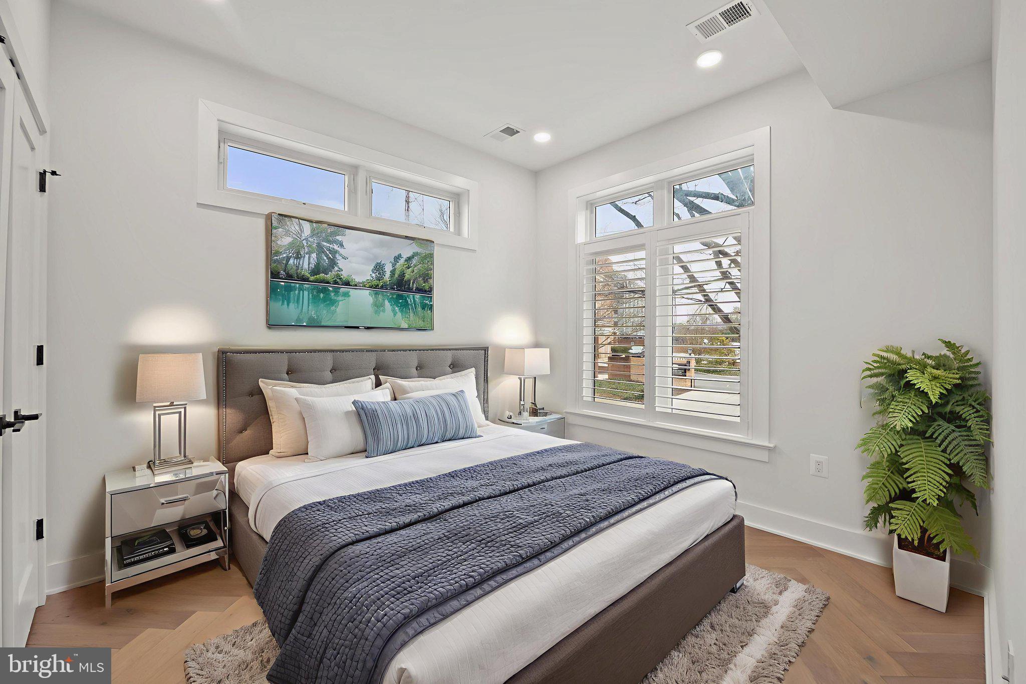 4315 HARRISON STREET NW 5