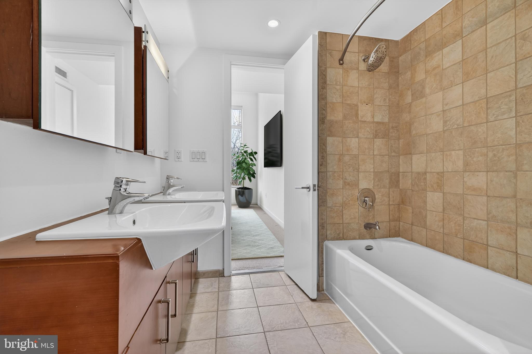 1413 P STREET NW 306