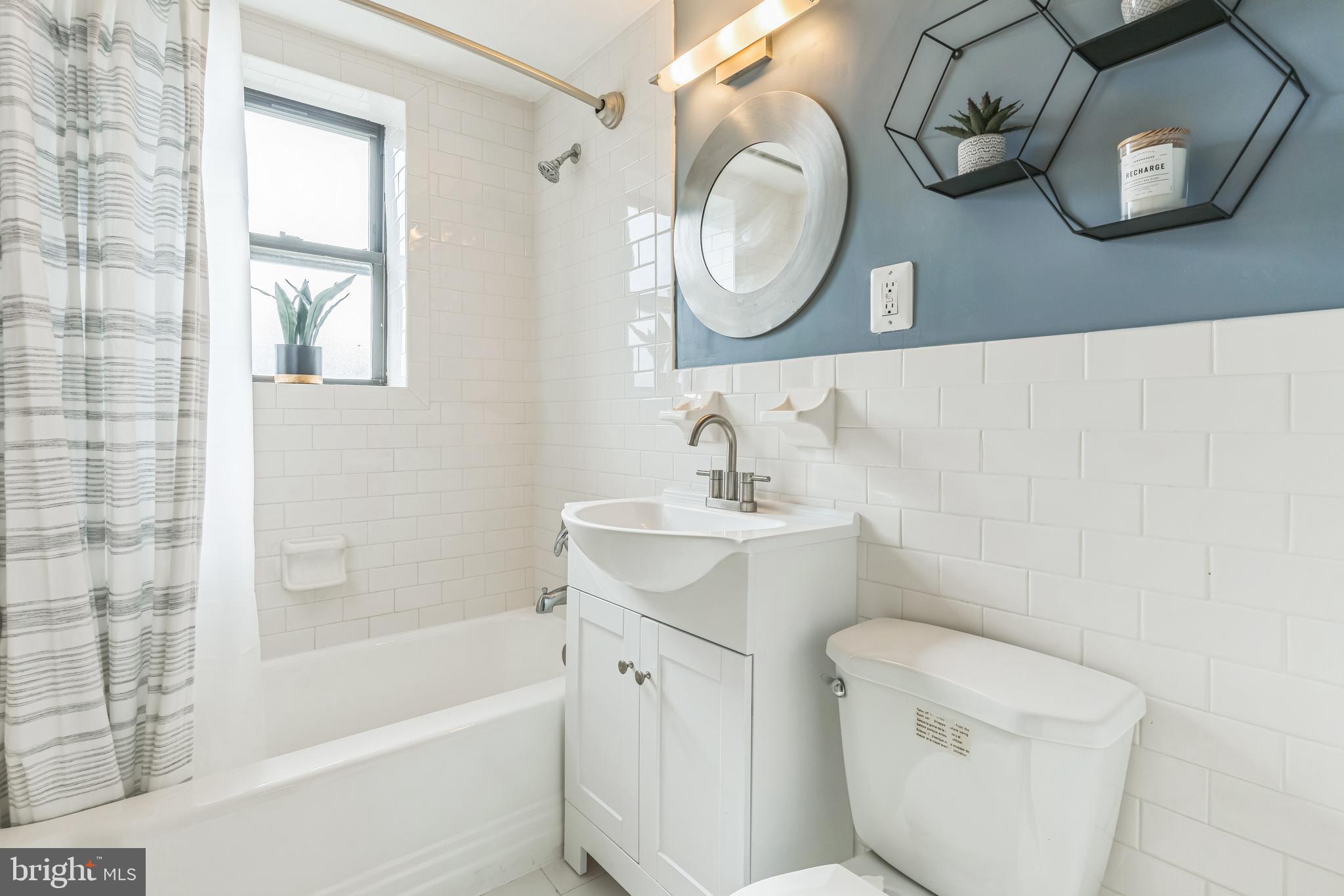 212 OAKWOOD STREET SE 218