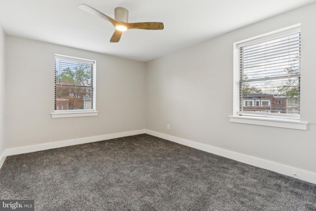 212 OAKWOOD STREET SE 218