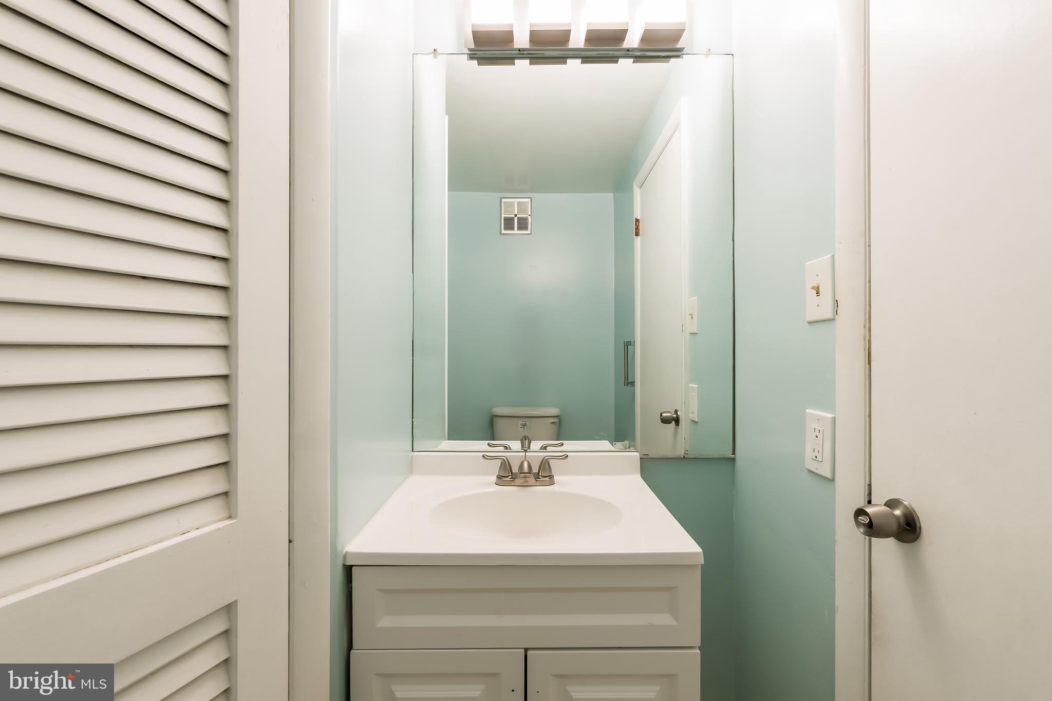 127 11TH STREET NE C