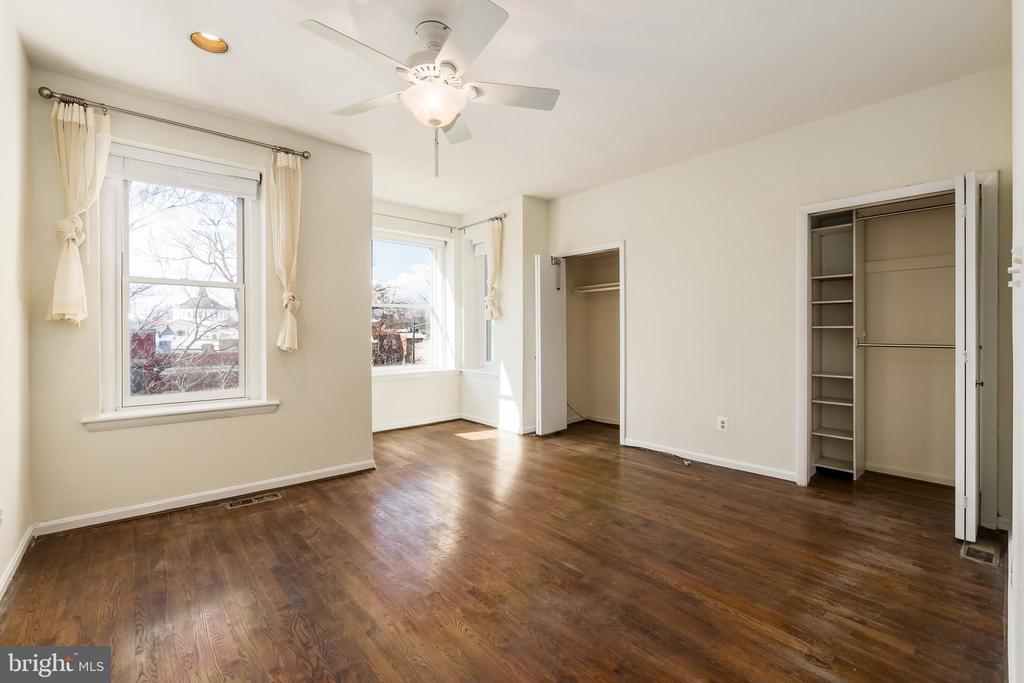 127 11TH STREET NE C