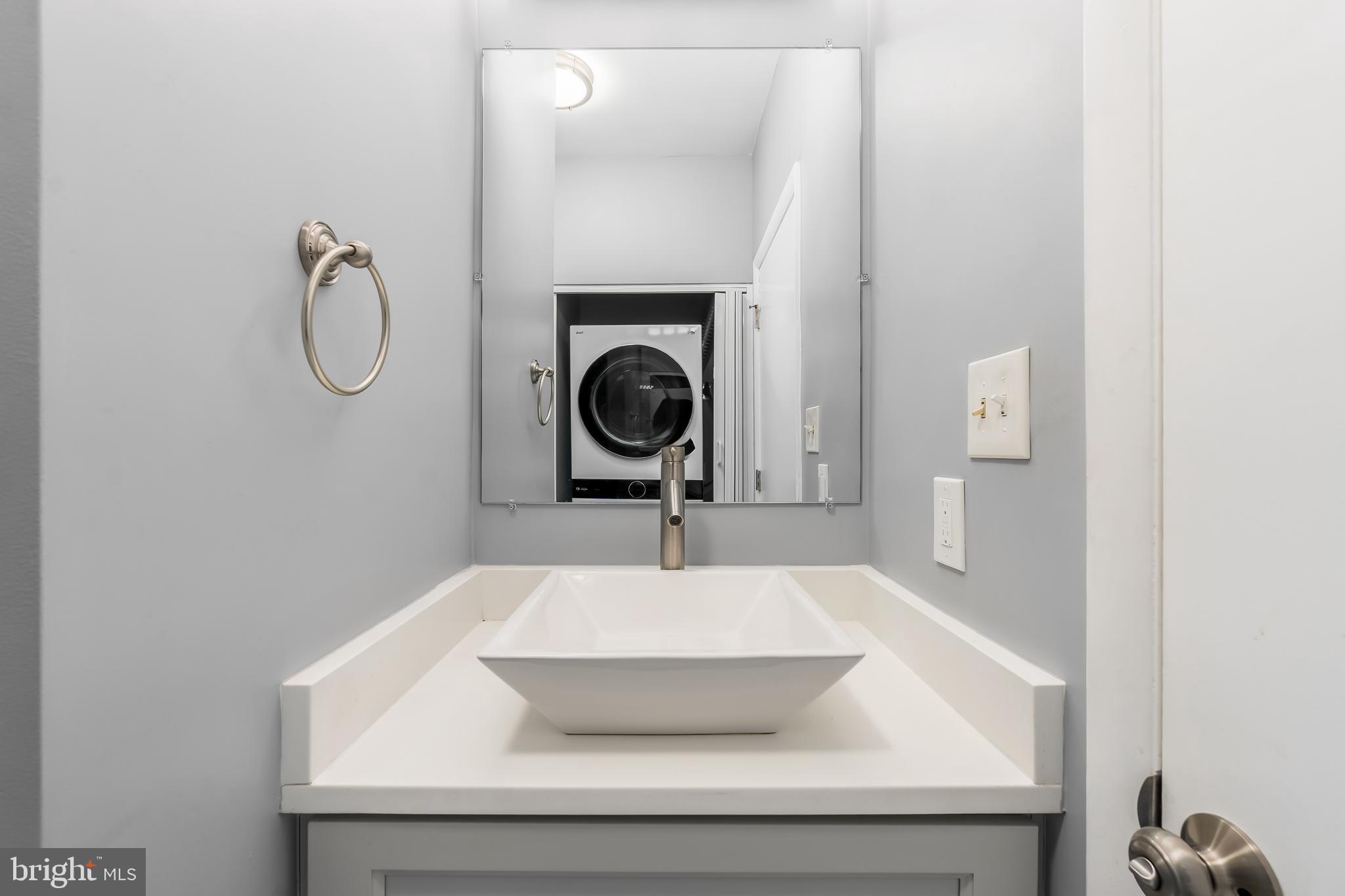 127 11TH STREET NE C