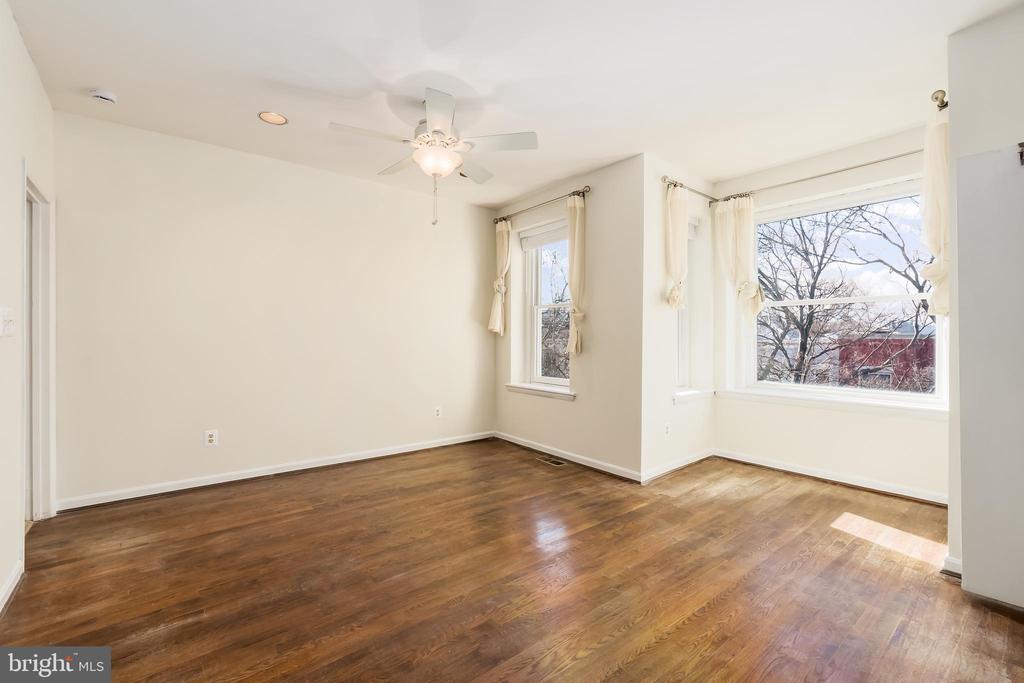 127 11TH STREET NE C