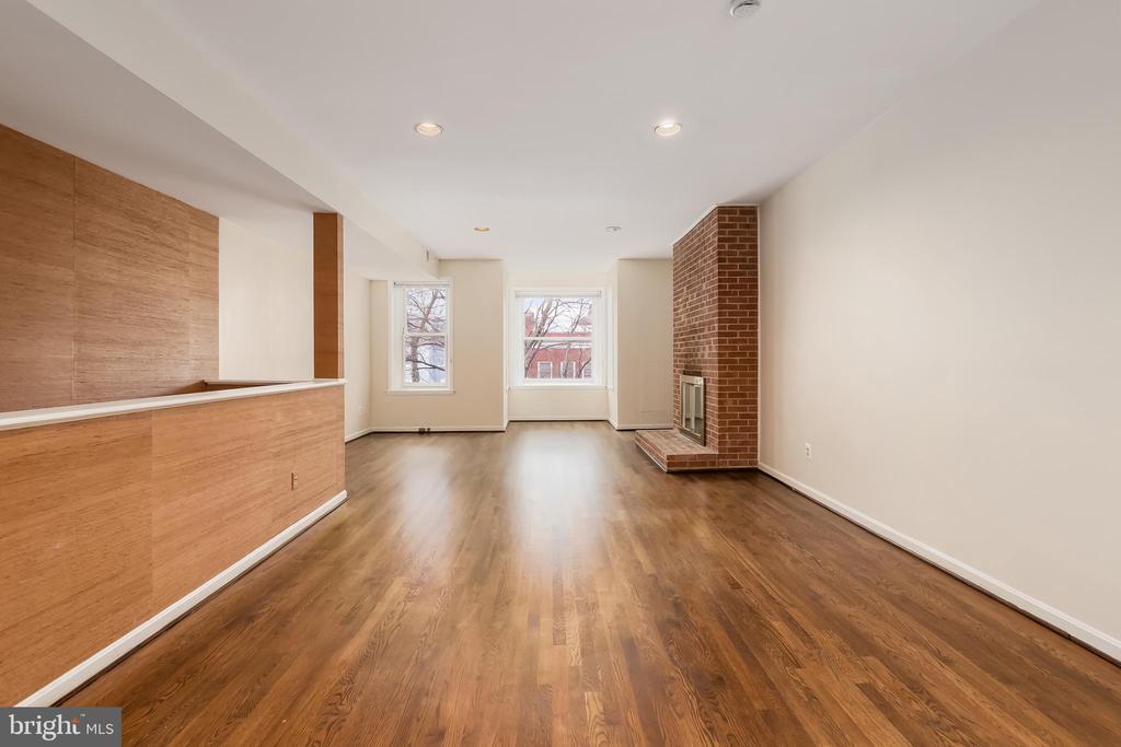 127 11TH STREET NE C