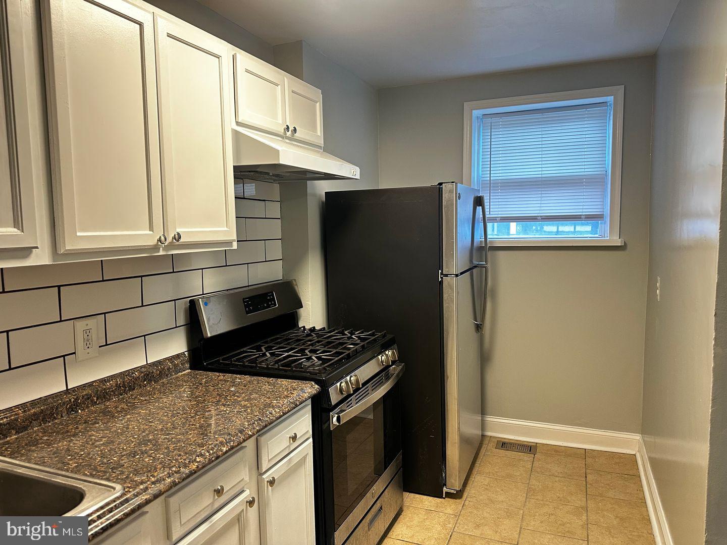 4632 HILLSIDE ROAD SE