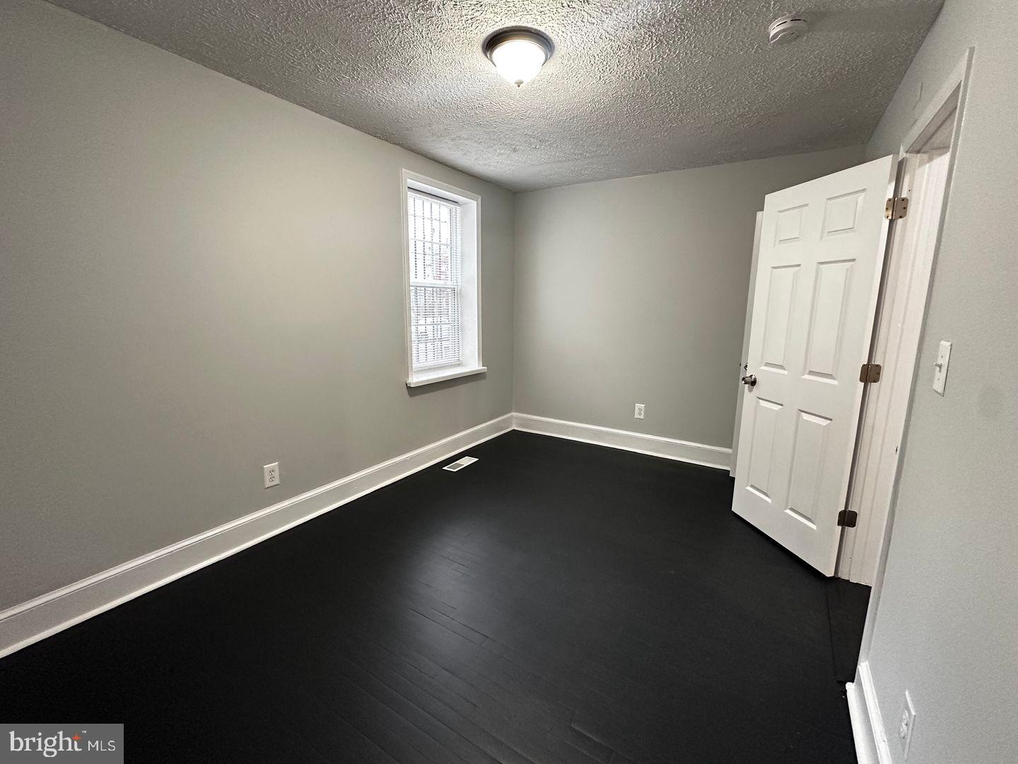 4632 HILLSIDE ROAD SE