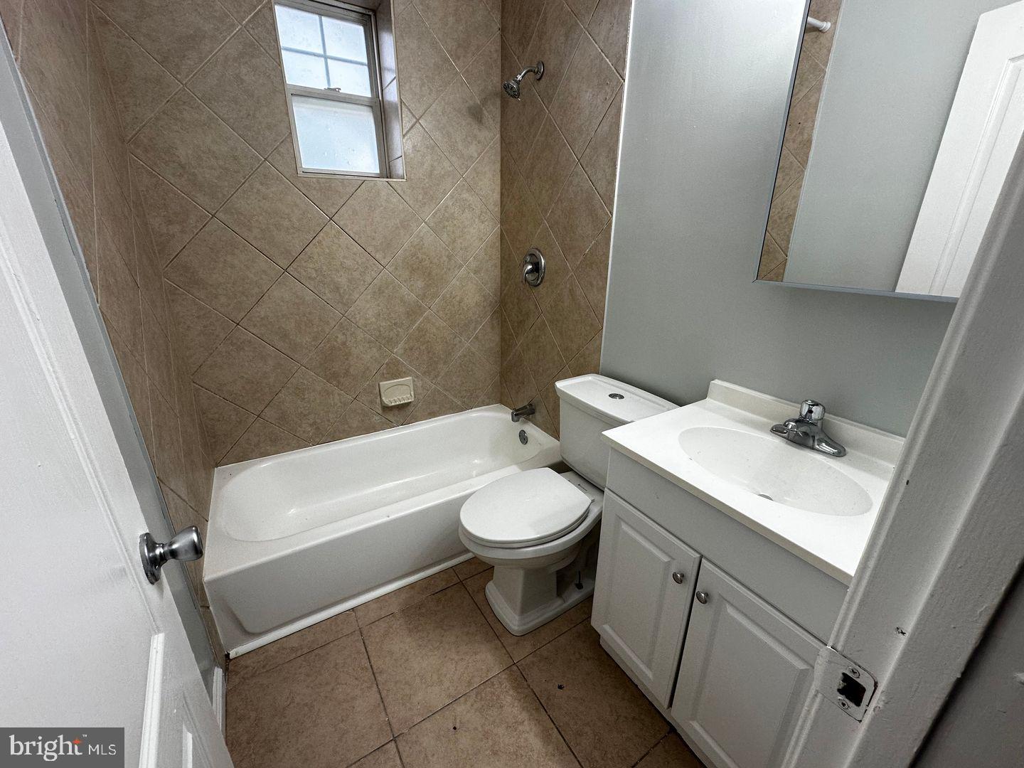 4632 HILLSIDE ROAD SE