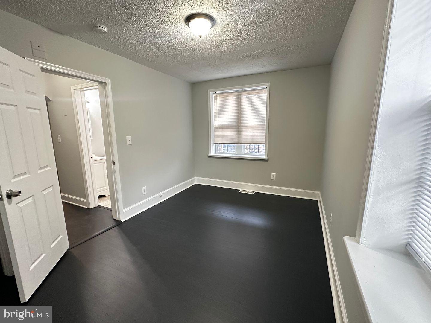 4632 HILLSIDE ROAD SE