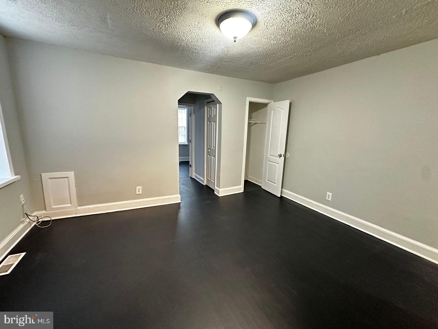 4632 HILLSIDE ROAD SE