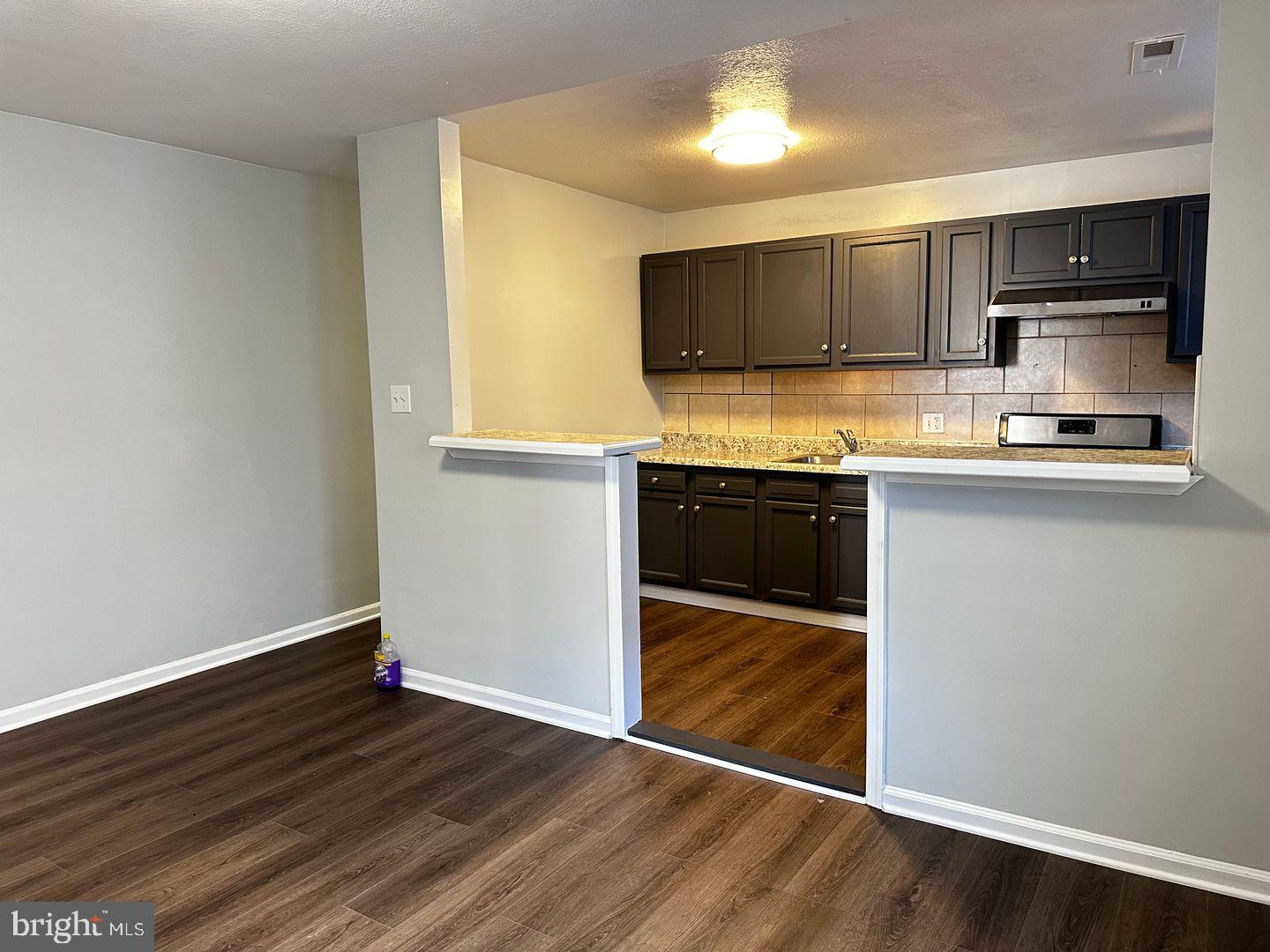 4632 HILLSIDE ROAD SE 1