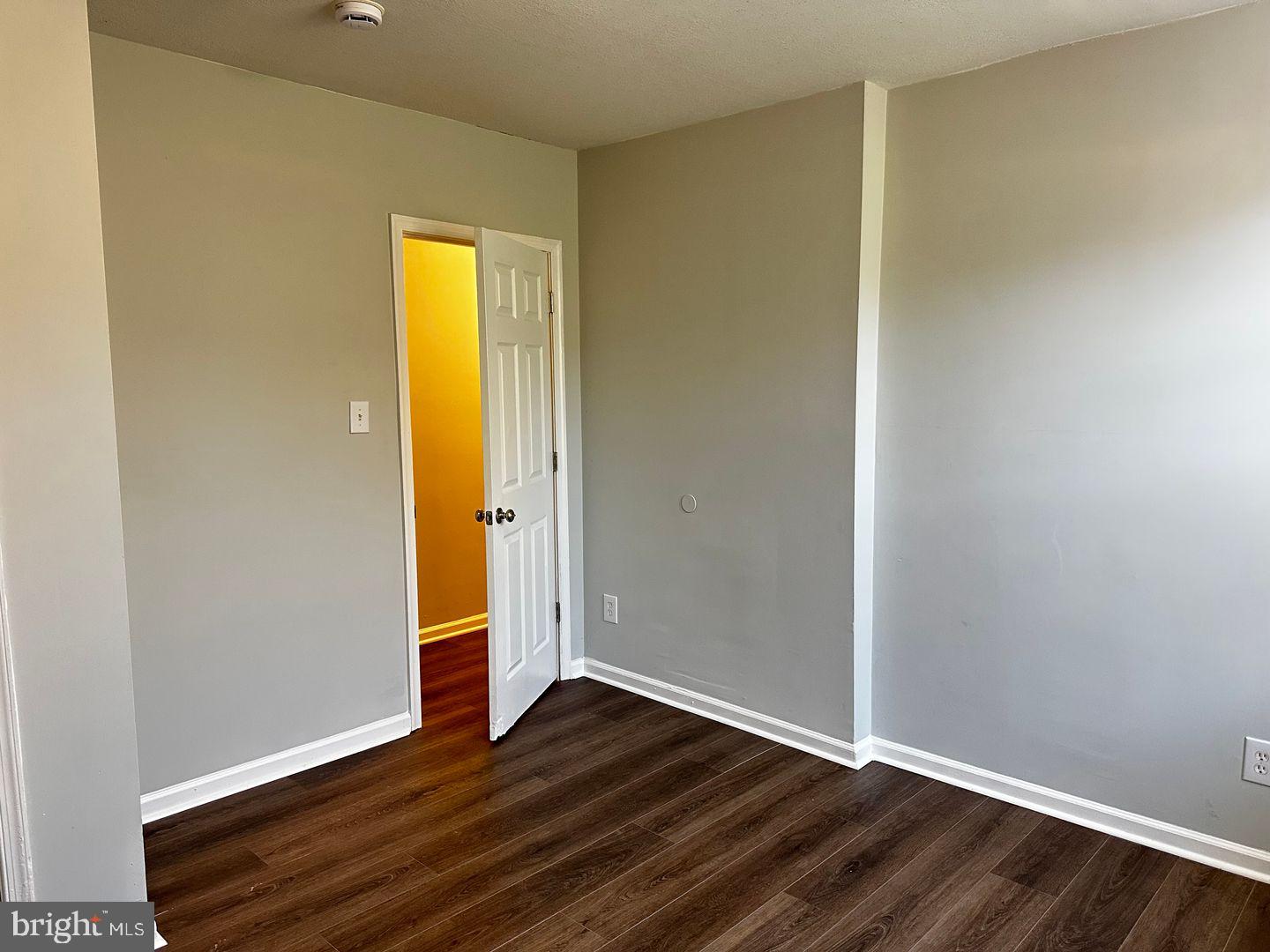 4632 HILLSIDE ROAD SE 1