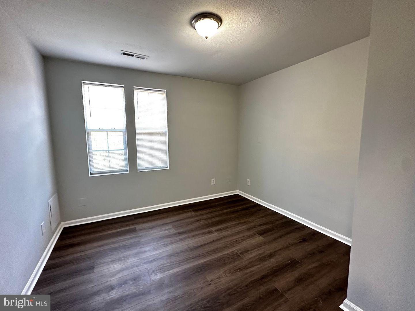 4632 HILLSIDE ROAD SE 1