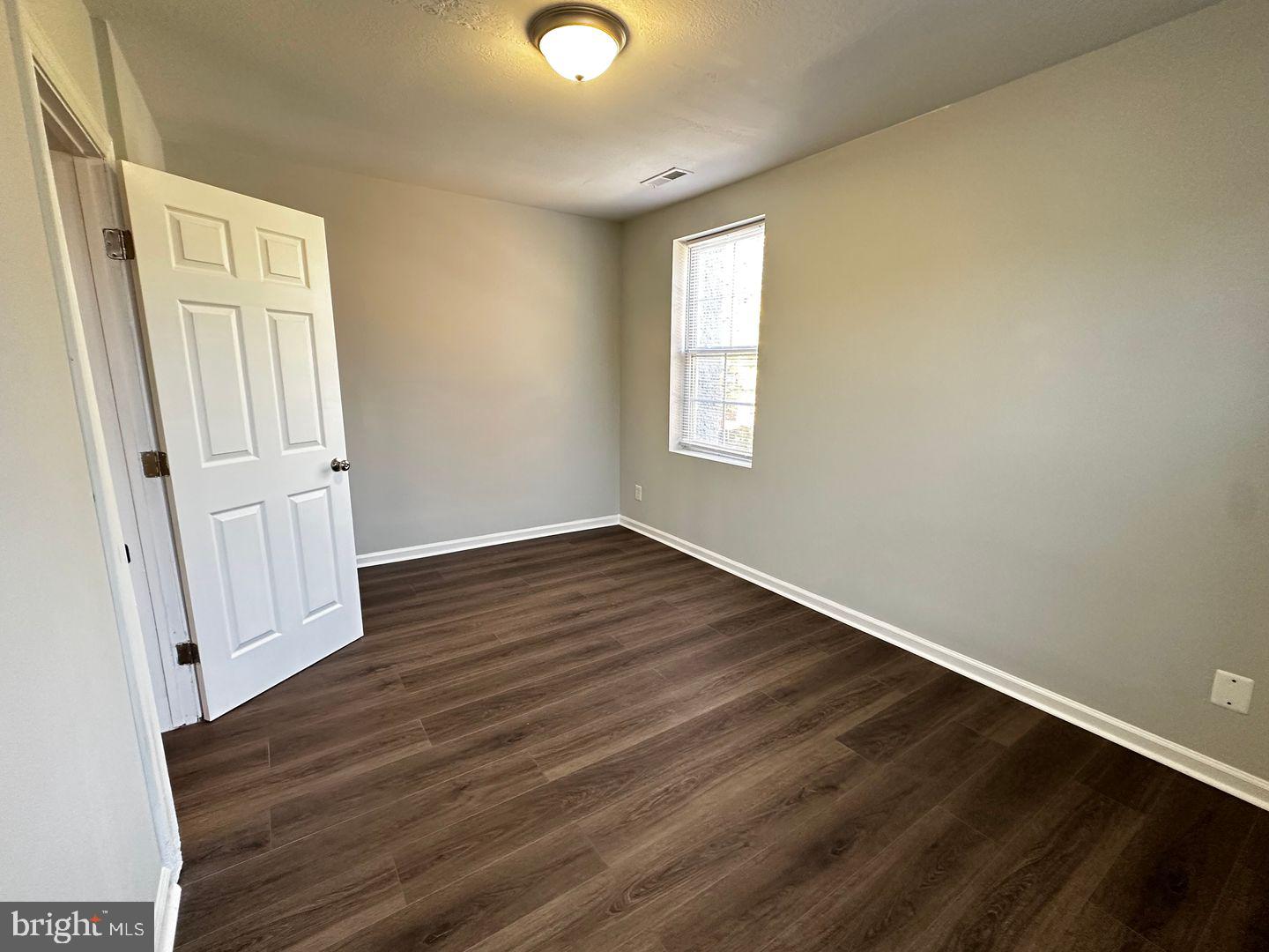 4632 HILLSIDE ROAD SE 1